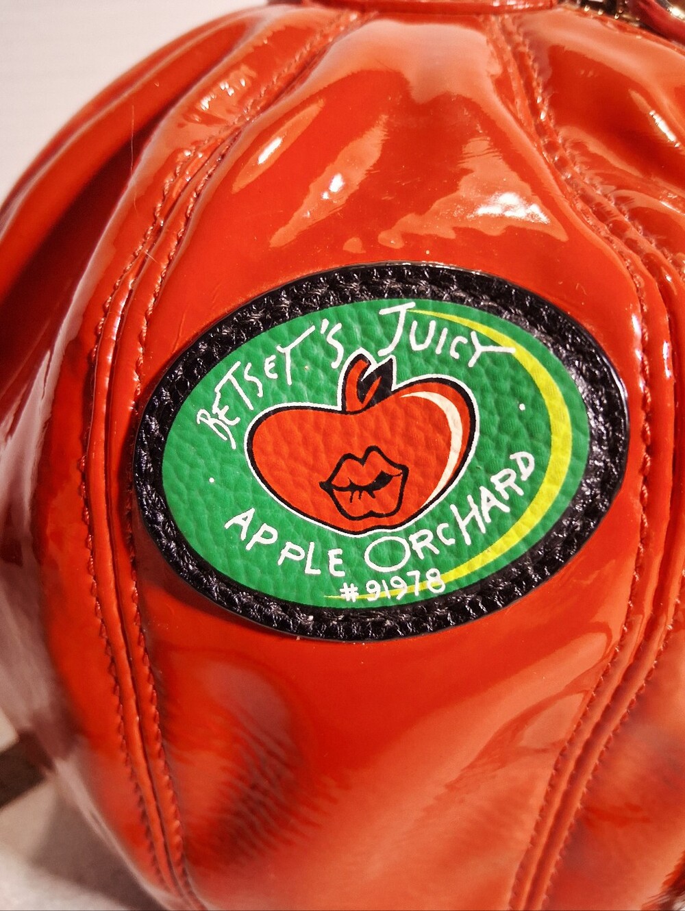 Betsey Johnson Juicy Apple Orchard Crossbody Purse - Picture 7 of 9